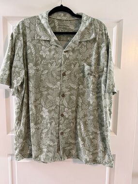 Tommy Bahama Sage Green Floral Short-Sleeve Button-Up Shirt